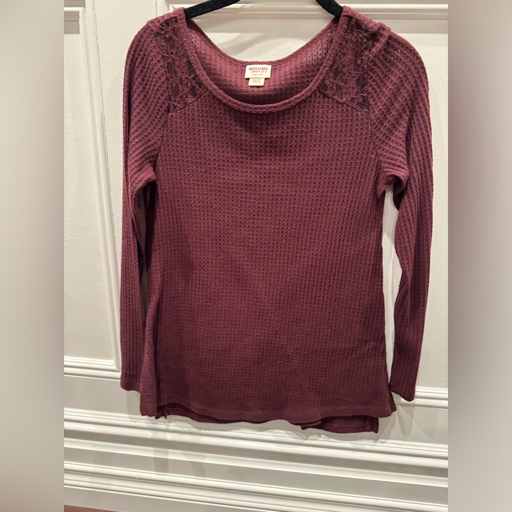Women’s long sleeve top